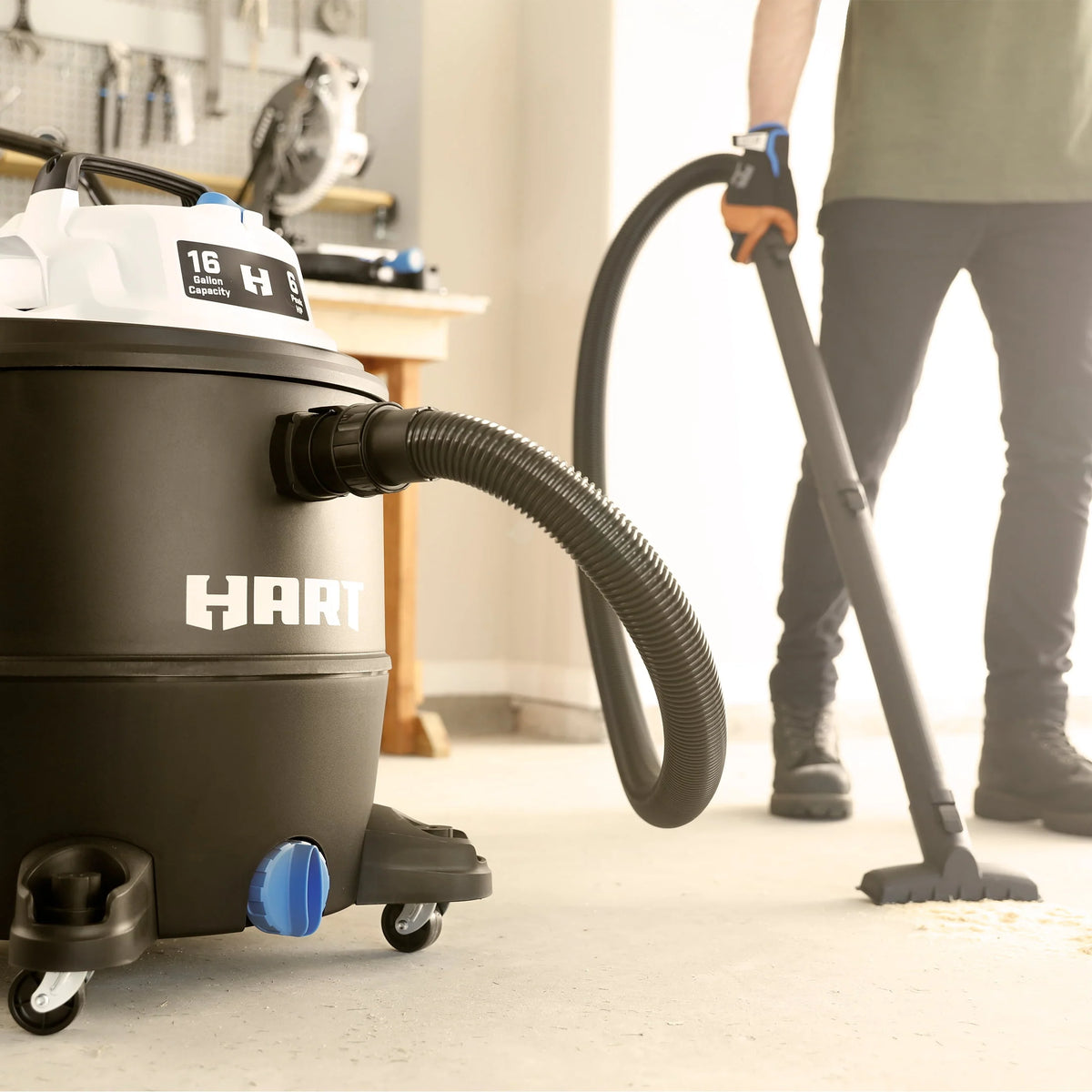 16 Gallon 6 Peak HP Poly Wet/Dry Vacuum W272503