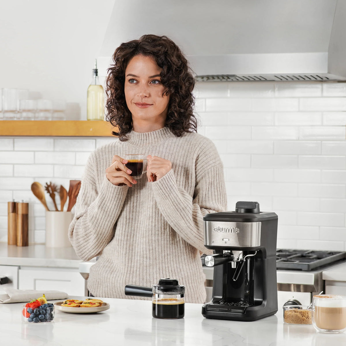Steam Espresso, Cappuccino, and Latte Maker with Frothing Wand U616483