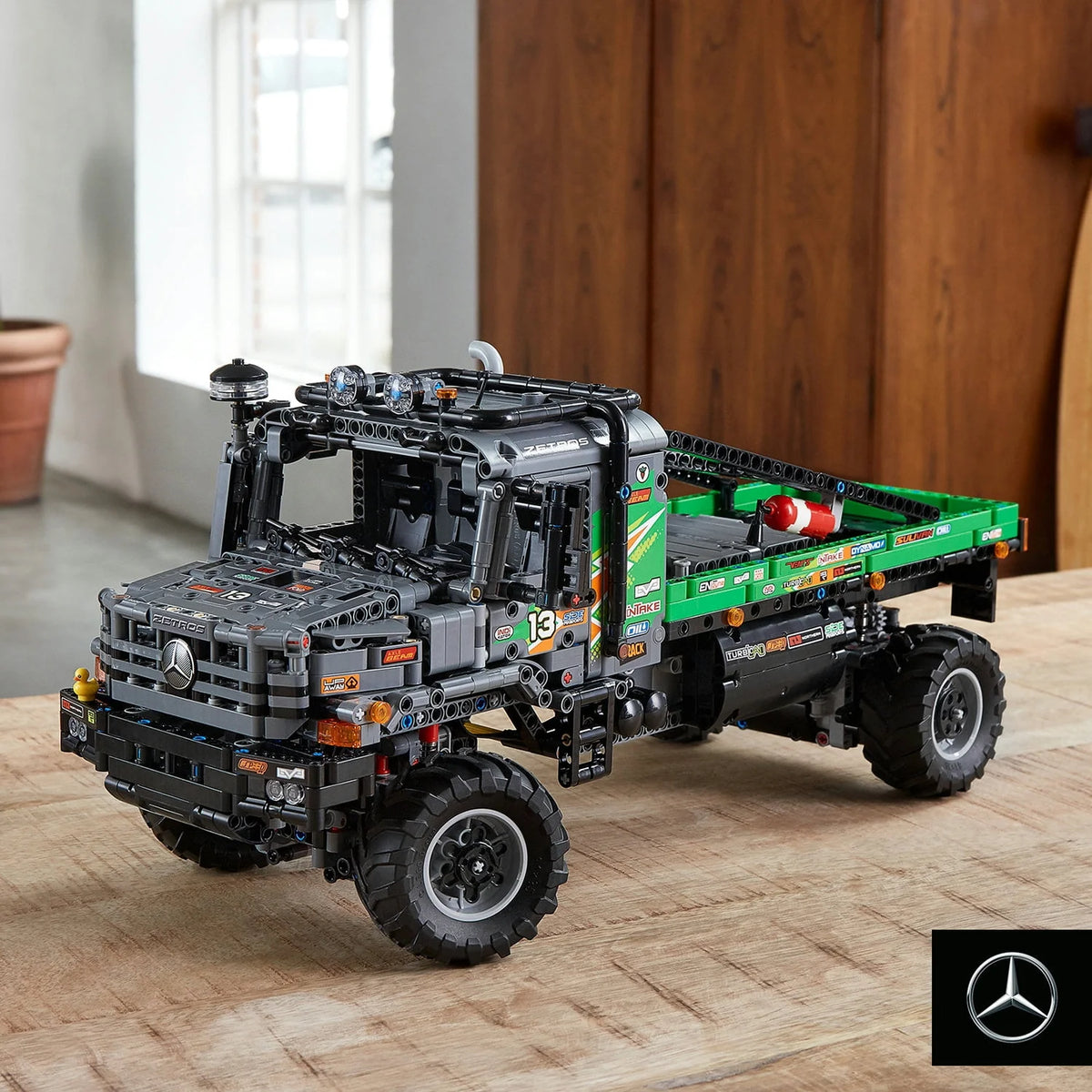 4x4 Building Toy 2,110 Pieces L31071