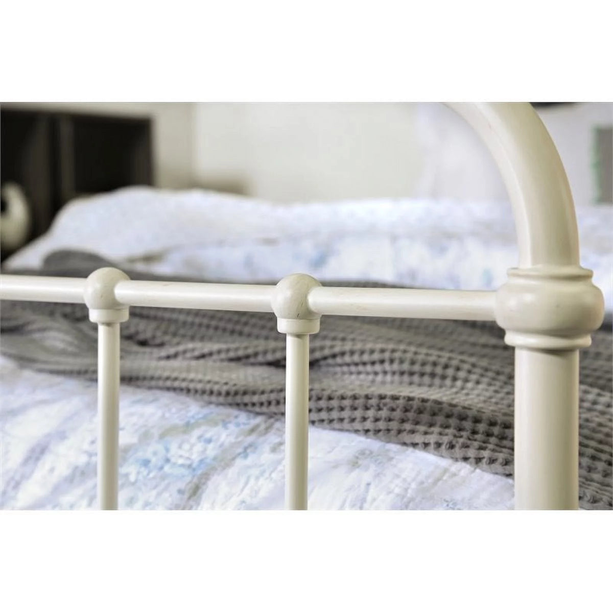 Metal Twin Spindle Bed C80223